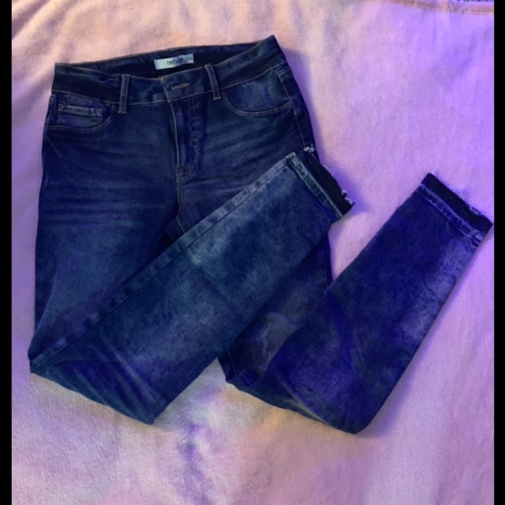 *NWOT* Refuge skinny jeans - Picture 2 of 4